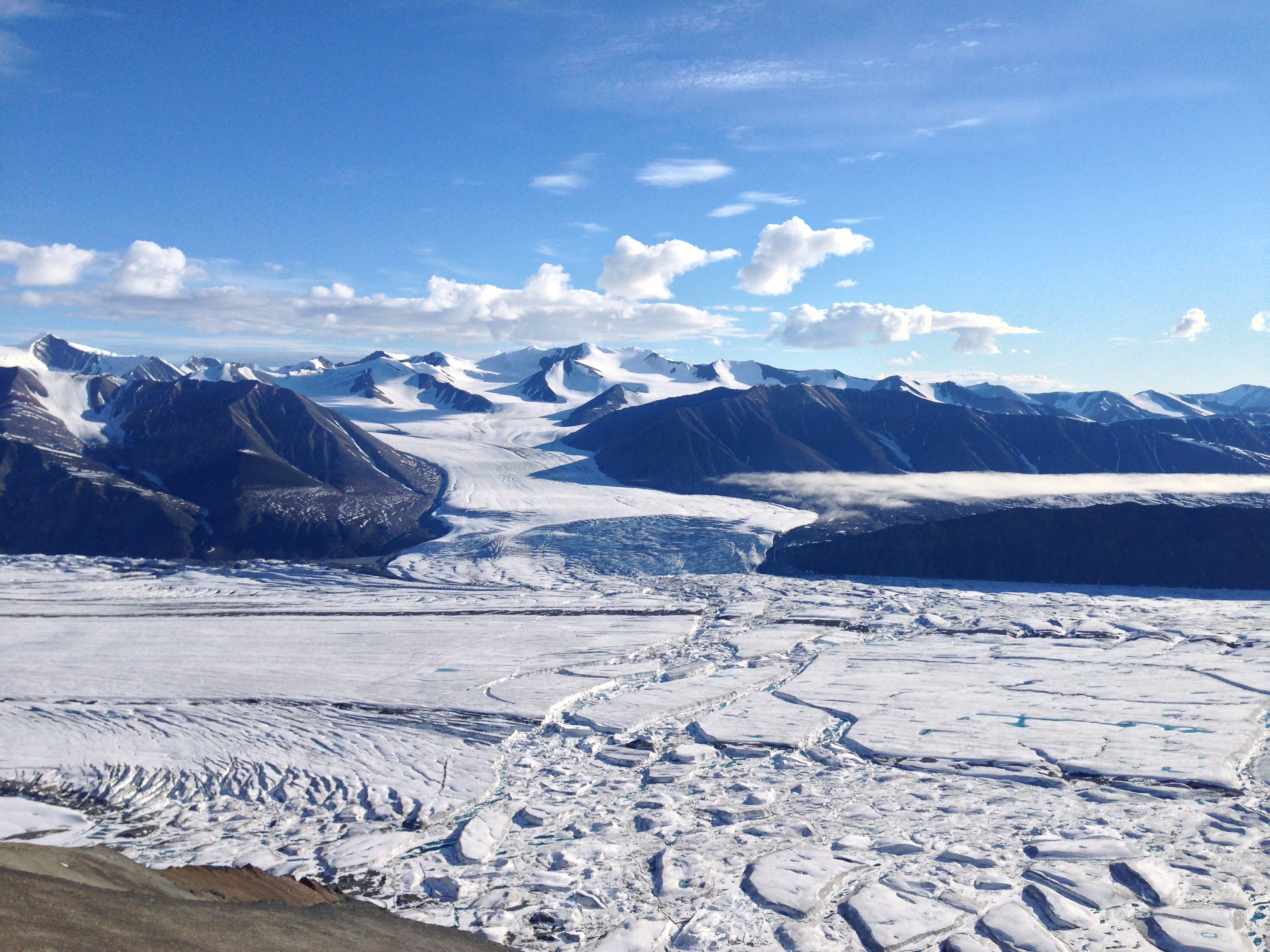 Канада архипелаг. Канадский Арктический архипелаг остров Элсмир. Ледник Баффинова земля. Нунавут Элсмир. Остров Баффинова земля.