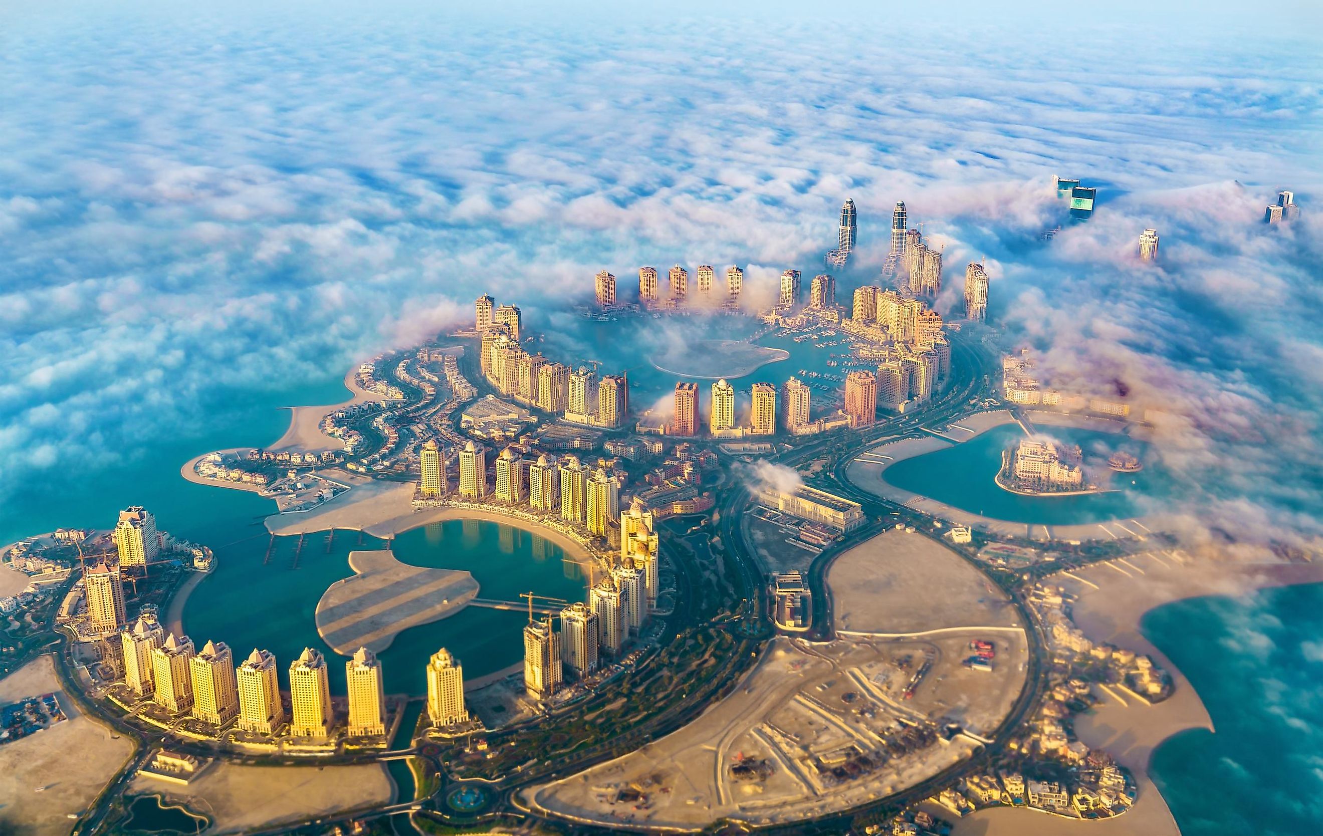 Назови самую жаркую страну. Доха Катар. The Pearl-Qatar Катар. Остров Жемчужина Катара в Дохе. Катар столица Доха.